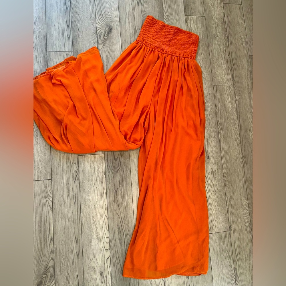Strapless flowy jumpsuit